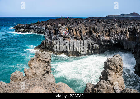 Los Hervideros littoral roche de lave, Lanzarote, Canaries, Espagne, Europe, Atlantique Banque D'Images