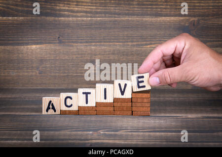 Lettres en bois. active sur le bureau 24 Banque D'Images