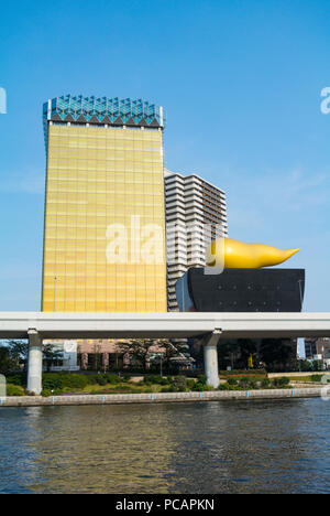 Bâtiments le long de la rivière Sumida, sumida-ku, Tokyo, Japon Banque D'Images