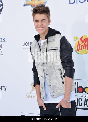 Justin Bieber et Usher au Billboard Music Awards 2012 au MGM Grand Arena de Las Vegas.un    151 Justin Bieber ------------- Red Carpet Event, Vertical, USA, Cinéma, Célébrités, photographie, Bestof, Arts, Culture et divertissement, Célébrités Topix fashion / Vertical, Best of, événement dans la vie d'Hollywood, Californie - Tapis rouge et en backstage, USA, Cinéma, Célébrités, cinéma, télévision, Célébrités célébrités musique, photographie, Arts et culture, Bestof, divertissement, Topix trois quarts, vertical, une personne, à partir de l'an 2012, enquête tsuni@Gamma-USA.com Banque D'Images