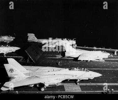 Avion sur le USS America (CV-66) au cours d'attaques sur la Libye 1986. Banque D'Images