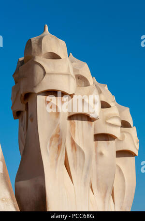 Barcelone, Casa Mila (la Pedrera), Schornsteine, Architekt : Antonio Gaudi Cornet 1906-1910 Banque D'Images