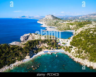 Ladiko beach et Anthony Quinn Bay vue panoramique aérienne dans l'île de Rhodes en Grèce Banque D'Images