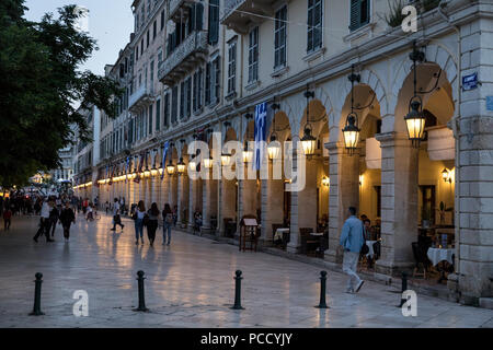 Liston square de l'île de Corfou, Grèce. Banque D'Images