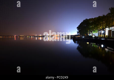 Vue de nuit magique de Hangzhou West Lake Banque D'Images