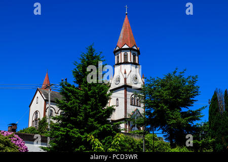 Iglesia del Sagrado Corazon, imposant et colorée, de l'église architecture coloniale Allemande, Puerto Varas, Lakes District, au Chili, en Amérique du Sud Banque D'Images