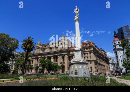 Statue et Palacio de Justicia, accueil de la Cour suprême, les Plaza Lavalle, Congreso et Tribunales, Buenos Aires, Argentine, Amérique du Sud Banque D'Images