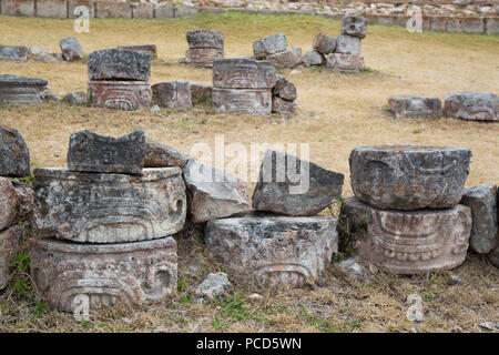 Des pierres sculptées, Site archéologique kabah, ruines Mayas, de style Puuc, Yucatan, Mexique, Amérique du Nord Banque D'Images