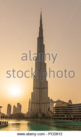 Lheure Du Coucher Du Soleil à Lhorizon De Dubaï émirats