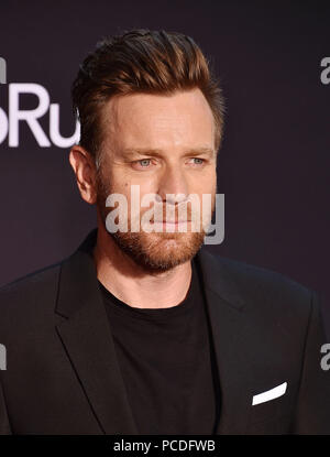 L'acteur écossais EWAN McGREGOR lors de la première de Disney's 'Christopher Robin" à Walt Disney Studios le 30 juillet 2018 à Burbank, Californie. Photo : Jeffrey Mayer Banque D'Images