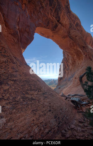 La Partition Arch dans Arches National Park, Utah Banque D'Images