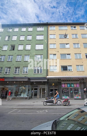 STOCKHOLM, Suède - 11 juillet 2018 : façade vert sur la construction à Kungsholmen le 11 juillet 2018 à Stockholm, en Suède. Banque D'Images