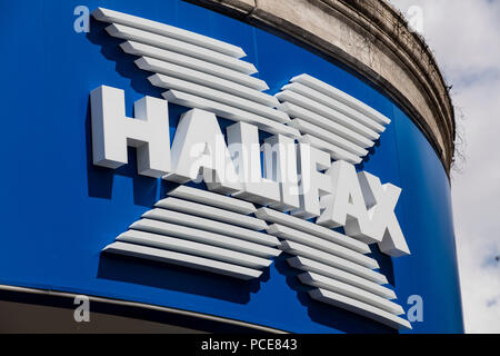 Londres, Royaume-Uni - 31 juillet 2018 : Halifax Bank avant du magasin sur Oxford Street, au centre de Londres. Banque D'Images