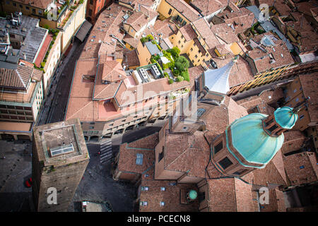 Vue depuis la Torre degli Asinelli à Bologne, Émilie-Romagne, Italie Banque D'Images