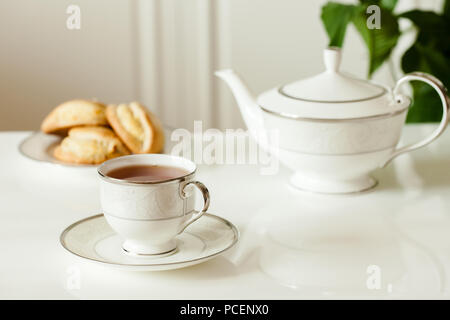 Five o'clock Tea. thés traditionnels dans une atmosphère agréable, à boire du thé avec des amis Banque D'Images