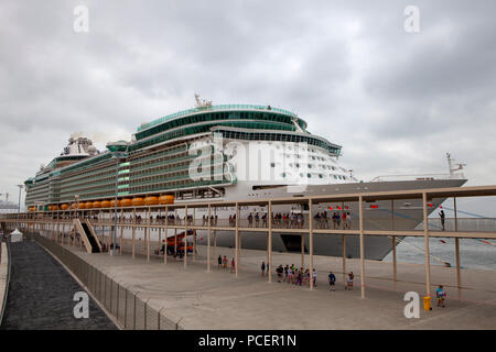 Indépendance de la mer, un navire de croisière de classe Liberté exploité par la Royal Caribbean Cruise line company en Méditerranée Banque D'Images