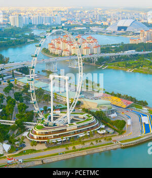 Vue aérienne de la Singapore Flyer et rivière Banque D'Images