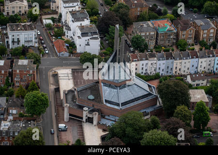 Vue aérienne de l'église cathédrale des Saints Pierre un Paul à Clifton, Bristol dans le sud-ouest de l'Angleterre. Banque D'Images