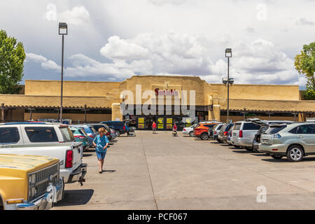 TAOS, NM, USA-12 le 18 juillet : Smith's Food and Drug a été fondée en 1911. Il est maintenant une filiale de la société Kroger. Banque D'Images