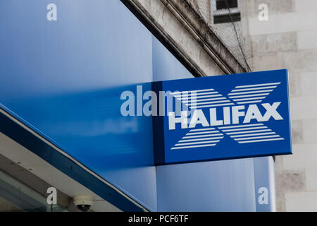 Londres, Royaume-Uni - 31 juillet 2018 : Halifax Bank avant du magasin sur Oxford Street, au centre de Londres. Banque D'Images