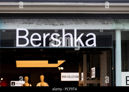 Londres, Royaume-Uni - 31 juillet 2018 : Bershka vêtements Boutique shop/sur Oxford Street, au centre de Londres. Banque D'Images