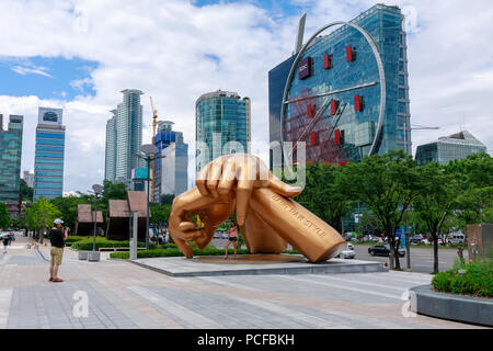 Séoul, Corée du Sud - Juillet 3, 2018 : statue style Gangnam en face de COEX Mall dans le quartier de Gangnam à Séoul Banque D'Images