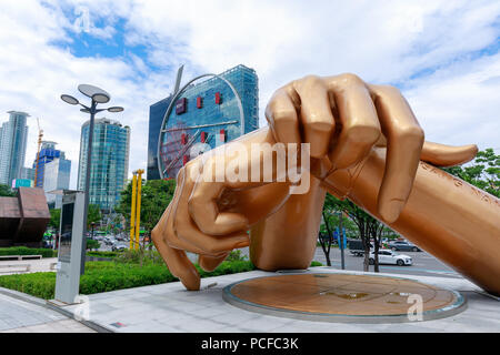 Séoul, Corée du Sud - Juillet 3, 2018 : statue style Gangnam en face de COEX Mall dans le quartier de Gangnam à Séoul Banque D'Images