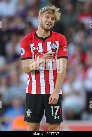 Southampton Stuart Armstrong durant la pré-saison match amical à St Mary's Stadium, Southampton. ASSOCIATION DE PRESSE Photo. Photo date : mercredi 1 août 2018. Voir l'ACTIVITÉ DE SOCCER histoire de Southampton. Crédit photo doit se lire : Andrew Matthews/PA Wire. RESTRICTIONS : EDITORIAL N'utilisez que pas d'utilisation non autorisée avec l'audio, vidéo, données, listes de luminaire, club ou la Ligue de logos ou services 'live'. En ligne De-match utilisation limitée à 75 images, aucune émulation. Aucune utilisation de pari, de jeux ou d'un club ou la ligue/dvd publications. Banque D'Images