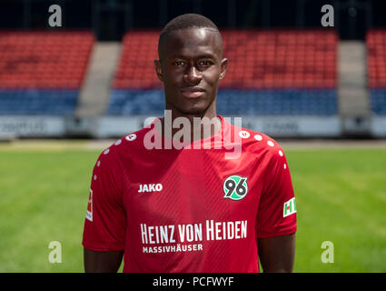 Bundesliga allemande, photocall officiel Hannover 96 pour la saison 2018/19, à Hanovre, Allemagne : Babacar Gueye ; Photo : Peter Steffen/dpa | conditions dans le monde entier Banque D'Images