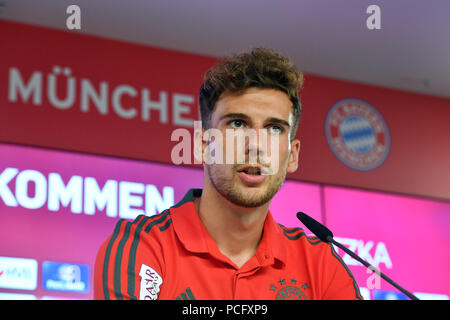 Munich, Allemagne. 09Th Aug 2018. Leon GORETZKA (FC Bayern Munich), l'image seule, seule coupe motif, portrait, portrait, portrait. Leon Présentation GORETZKA (FC Bayern Munich), Conférence de presse, le football 1. Saison 2018/2019, Bundesliga, le 02.08.2018 dans Prague. Utilisation dans le monde entier | Credit : dpa/Alamy Live News Banque D'Images