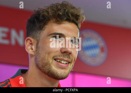 Munich, Allemagne. 09Th Aug 2018. Leon GORETZKA (FC Bayern Munich), l'image seule, seule coupe motif, portrait, portrait, portrait. Leon Présentation GORETZKA (FC Bayern Munich), Conférence de presse, le football 1. Saison 2018/2019, Bundesliga, le 02.08.2018 dans Prague. Utilisation dans le monde entier | Credit : dpa/Alamy Live News Banque D'Images