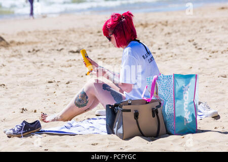 Bournemouth, Dorset, UK. 2 août 2018. Météo France : foules affluent à la mer pour profiter du beau temps à plages de Bournemouth. Credit : Carolyn Jenkins/Alamy Live News Banque D'Images