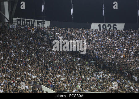 Thessalonique, Grèce. 24 juillet, 2018. PAOK FC fans de Toumba stadium durant la ronde de qualification de la Ligue des Champions, dans la première partie du match de football entre PAOK FC et FC Bâle à Thessalonique, en Grèce. PAOK 2-1 à Toumba et 0-3 à Bâle, Suisse. Crédit : Nicolas Economou SOPA/Images/ZUMA/Alamy Fil Live News Banque D'Images