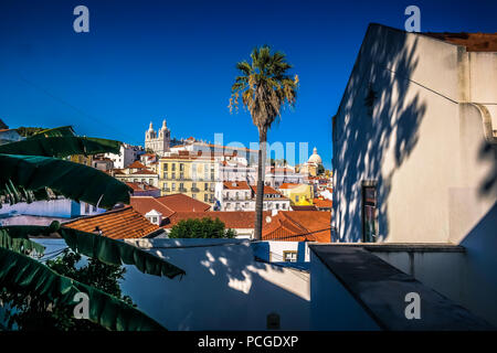 Lisbonne. Alfama Avec vue sur l'église São Vicente Banque D'Images