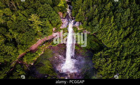 Kaaterskill Falls, Spruce Creek, montagnes Catskill entre les hameaux de Haines Falls et de Palenville dans le comté de Greene, New York, USA Banque D'Images