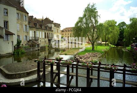 La petite ville de Charolles, Bourgogne, France. Banque D'Images