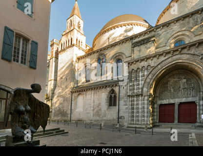 Porte principale de la cathédrale de Saint Etienne de Cahors, département du Lot, France, Europe, Occitnie Banque D'Images