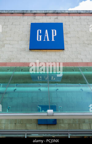 Gap UK store extérieur, Kew Retail Park, Bessant Drive, Richmond, London, TW9, UK Banque D'Images