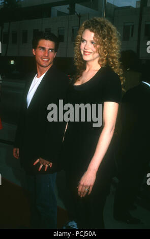 Los Angeles, CA - 20 mai : l'acteur Tom Cruise et actrice Nicole Kidman assister à la 'loin' Los Angeles Premiere le 20 mai 1992 à l'Academy of Motion Picture Arts and Sciences Theatre de Los Angeles, Californie. Photo de Barry King/Alamy Stock Photo Banque D'Images