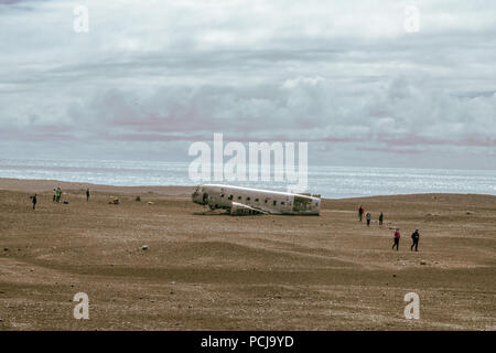 Vik, Iceland-June 11, 2018 : en Novembre 21, 1973 un US Navy Douglas R4D-8, super DC-3 s'est écrasé dans le sud de l'Islande, en raison d'une cerise. C'est une pop Banque D'Images