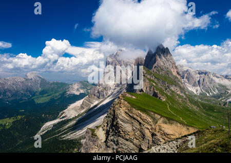 Gruppo delle Odle, vue de Seceda. Massif du Puez Odle en montagnes des Dolomites, l'Italie, les Alpes du Tyrol du Sud, l'Alto Adige, Val Gardena, Geislergruppe Banque D'Images