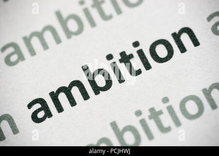 L'ambition de mots imprimés sur papier blanc macro Banque D'Images