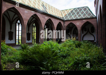 L'intérieur de la cathédrale de Bâle dans l'Kreuzgang (l'église et de l'ancienne cathédrale) à Bâle, Suisse. Banque D'Images