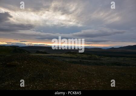 Coucher du soleil à Krafla champs de lave en Islande Banque D'Images