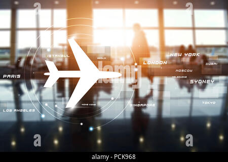 Terminal de l'aéroport et les passagers dans la salle d'attente technique mixte Banque D'Images