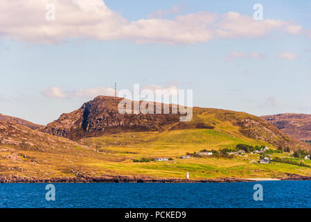 Vues prises du ferry sur la route d'Ullapool à Stornoway dans une journée ensoleillée Banque D'Images