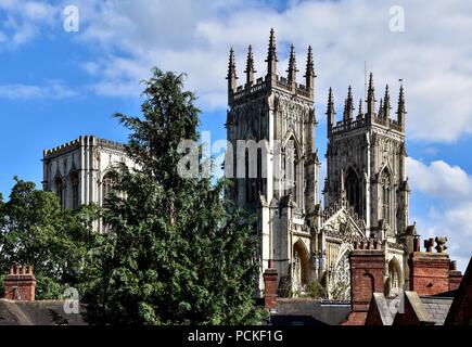 La cathédrale de York Centre et l'ouest de tours. Banque D'Images