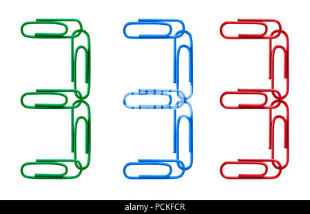 Multi-couleur des chiffres de trombones isolé sur fond blanc. Numéro trois. Banque D'Images