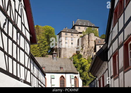 Château de la vieille ville de Monschau, Eifel, Rhénanie du Nord-Westphalie, Allemagne Banque D'Images