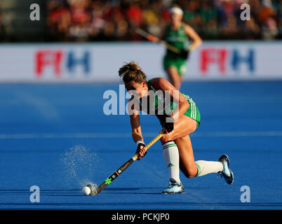 Nicola Evans d'Irlande en action pendant la finale du trimestre au Lee Valley Hockey and tennis Centre, Londres.ASSOCIATION DE PRESSE photo, photo date : jeudi 2 août 2018.Le crédit photo devrait se lire: Steven Paston/PA Wire Banque D'Images